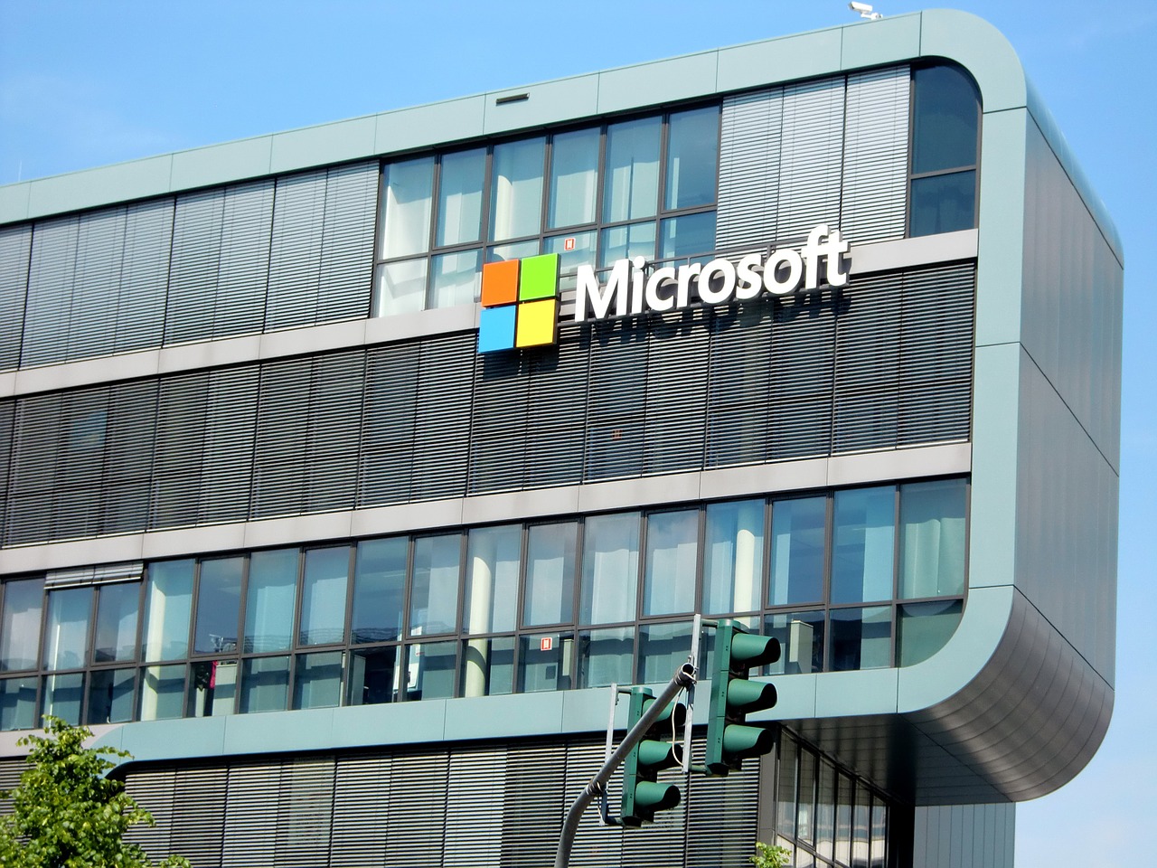 OpenAI and Microsoft Update Strategic AI Partnership Terms