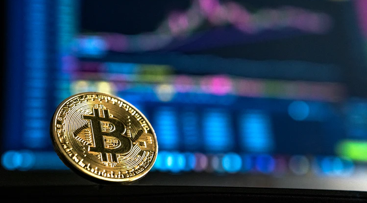 Circle shares close 16% higher after $222M token sale, mixed earnings