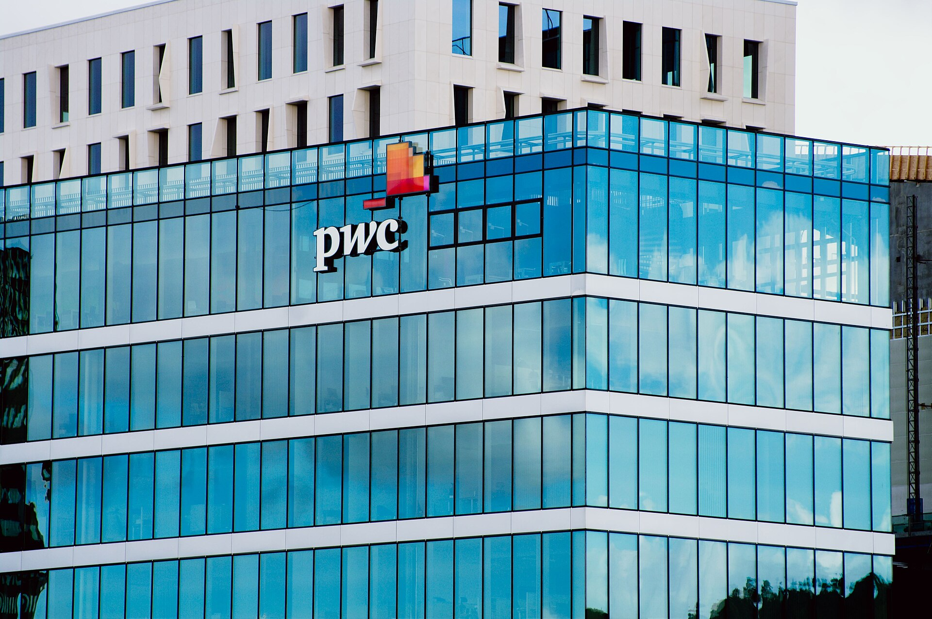PwC Expands Anthropic Partnership to Train 30,000 Staff