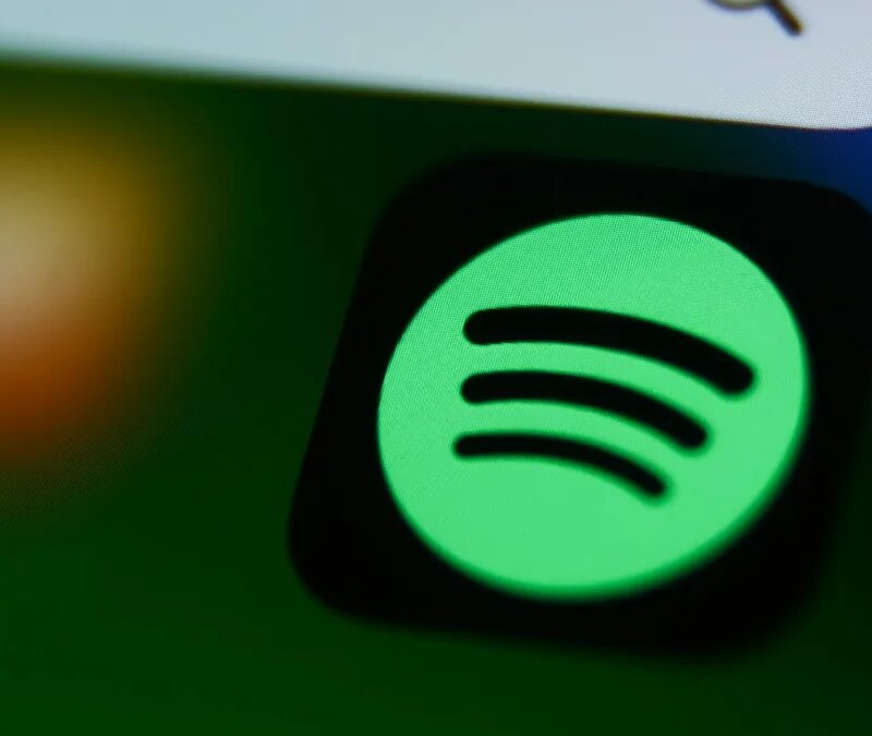 Spotify and Universal Music strike deal allowing fan-made AI covers and remixes